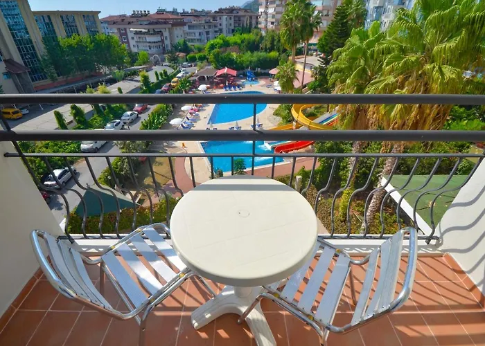 Apartmanhotel Select & 3*