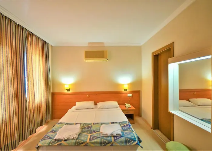 Apartmanhotel Select & 3*