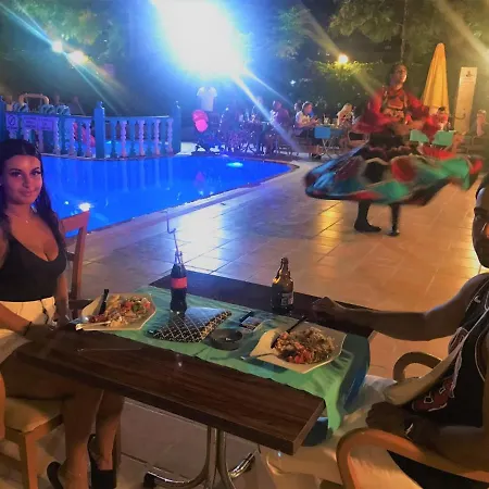 Ξενοδοχείο με διαμερίσματα Select & Αλάνια