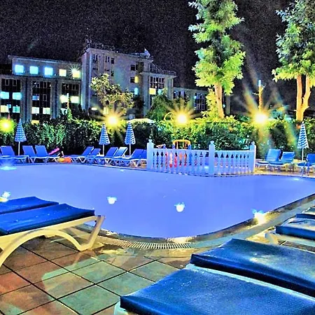 Select Suite&apart Aparthotel 3*