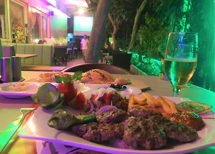 Select & Ξενοδοχείο με διαμερίσματα 3*