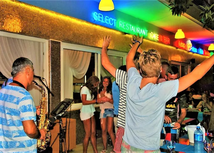 Select & Αλάνια