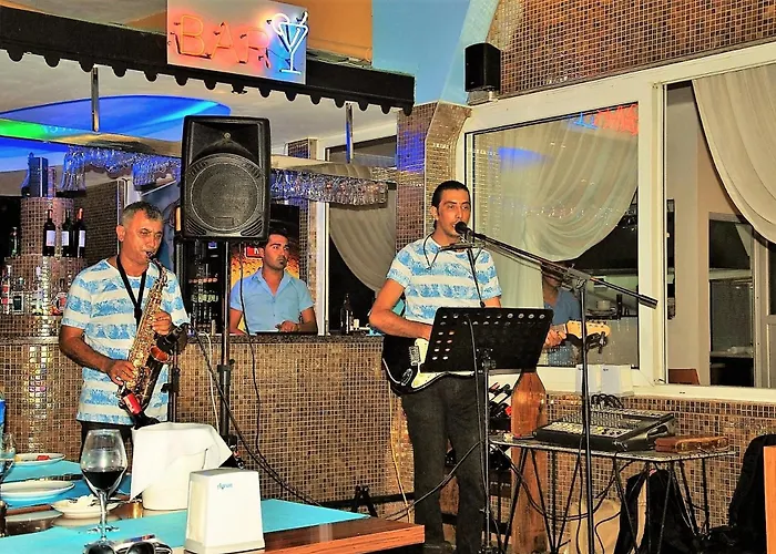 Ξενοδοχείο με διαμερίσματα Select & Αλάνια